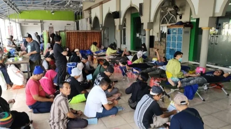 Donor Darah di Masjid Ar-Rahmah Terkumpul 121 Kantong