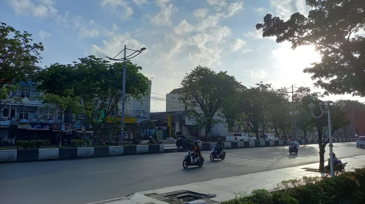 BMKG: Kalsel Diguyur Hujan Ringan hingga Petir