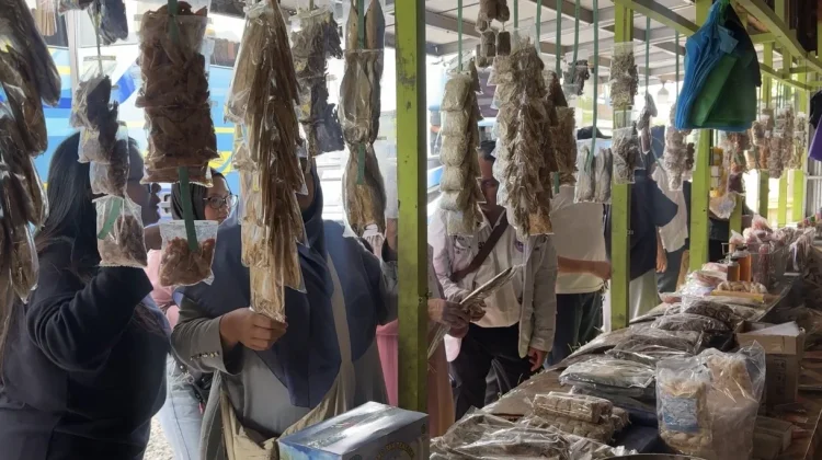 Sentra Ikan Asin Jorong Jadi Andalan Oleh-Oleh