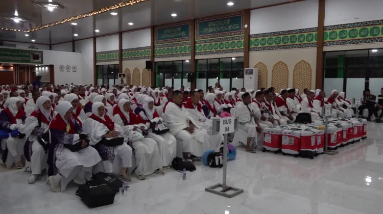 Jemaah Calon Haji Tabalong Terbagi Dua Kloter