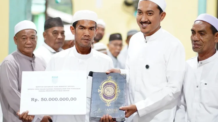 Bupati Saidi Serap Aspirasi dan  Serahkan Hibah Keagamaan