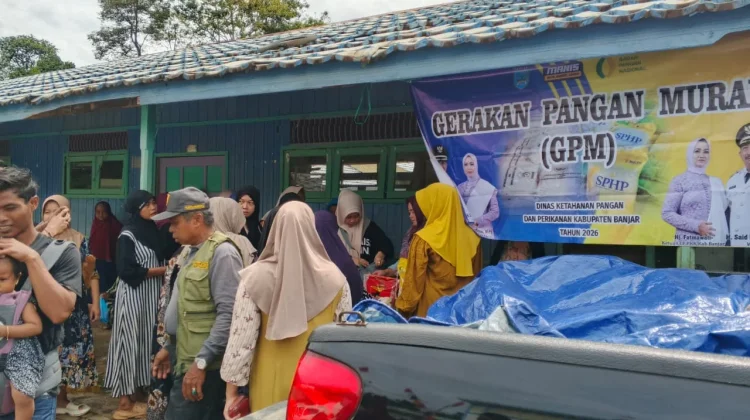 Beras Subsidi Ludes Diserbu Warga