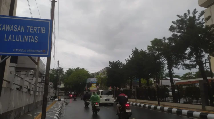 BMKG: Kalsel Hari ini Umumnya Hujan Ringan