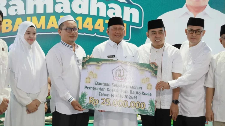Pemkab Barito Kuala Salurkan Bantuan Rp25 Juta untuk Masjid