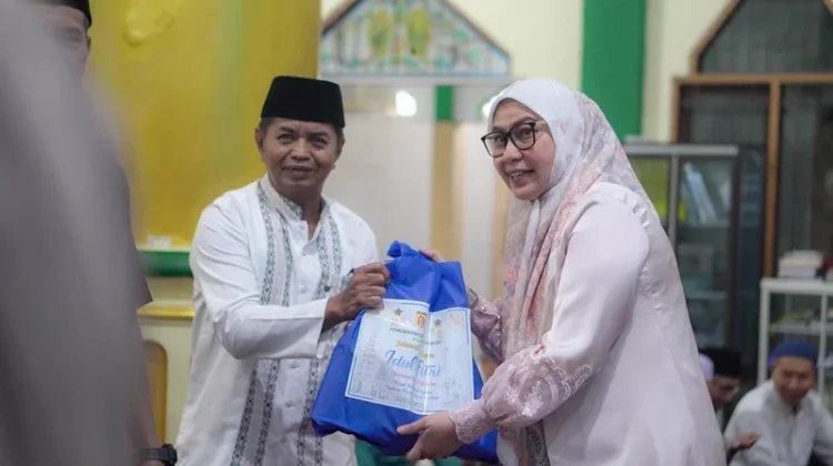 Safari Ramadan di Landasan Ulin, Lisa Tegaskan Pemerintah Siap Layani Warga