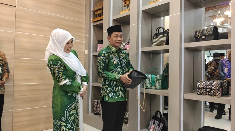 Galeri Dekranasda Balangan Perluas Akses Pasar Produk Lokal