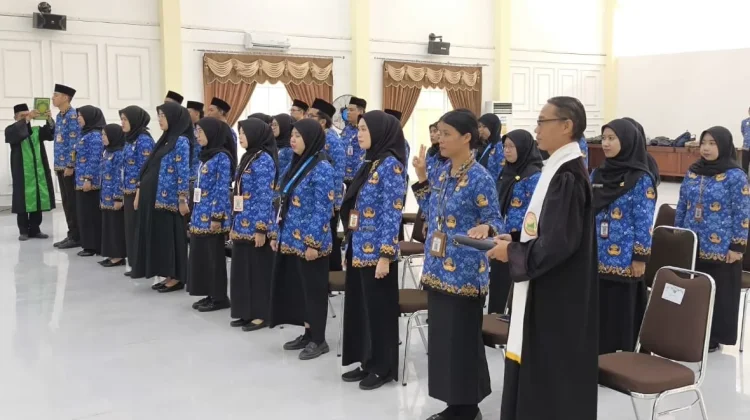 Pelantikan dan Pengambilan Sumpah Janji PNS serta Jafung, Pemkab: Jaga Integritas