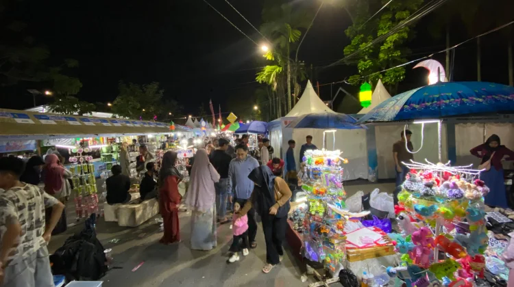 PKL “Bebas” Berjualan di Pasar Wadai Ramadan