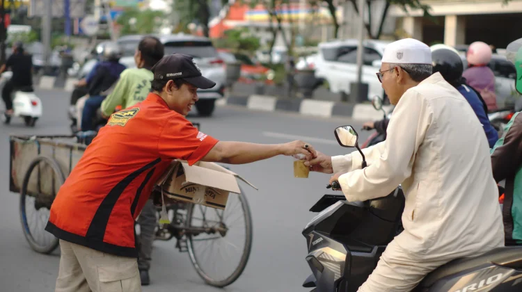 Komunitas CBR Banjarmasin Gelar Aksi Berbagi Takjil Ramadan