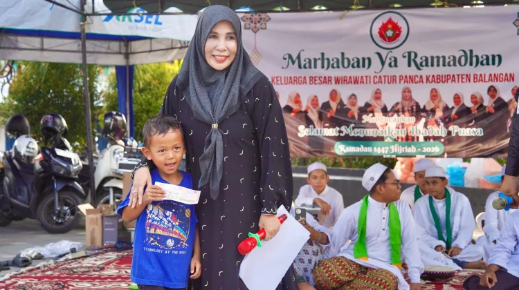 Bantu UMKM, Wirawati Catur Panca Balangan Bagi Kupon di Pasar Ramadan