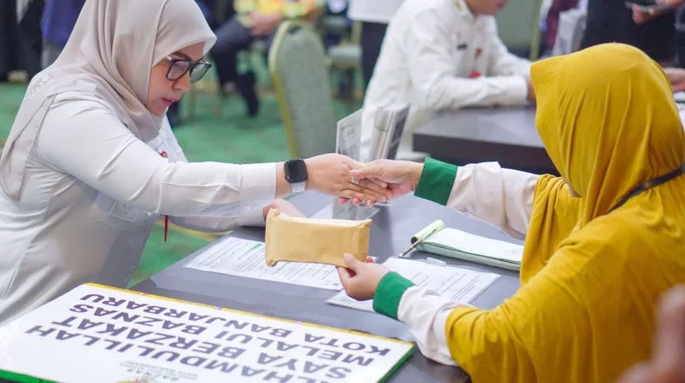 Pimpinan Beri Contoh, Keteladanan Zakat Warnai Pemerintahan Banjarbaru