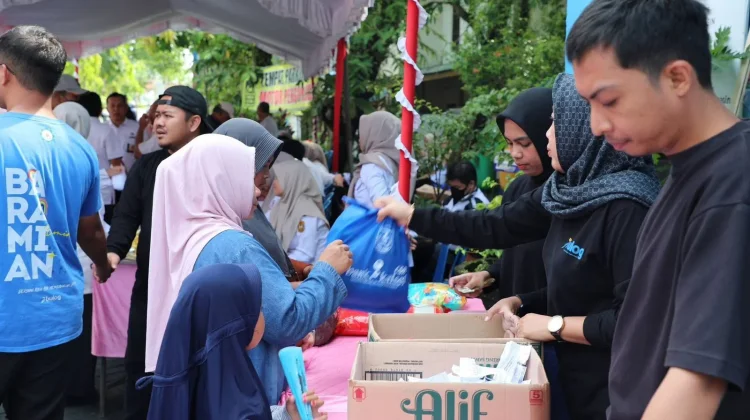 Gempur Inflasi Banjarmasin dengan Pasar Murah, Ribuan Paket Sembako Dijual