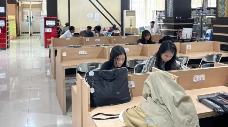 Warga Padati Perpustakaan Palnam di Bulan Ramadan