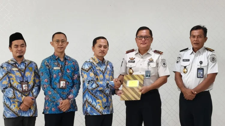 Ombudsman Kalsel Serahkan Hasil Opini Penilaian Maladministrasi Tahun 2025