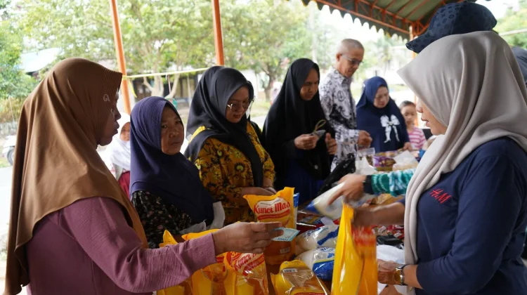 Warga Desa Mampari Antusias Sambut Pasar Murah di Batumandi