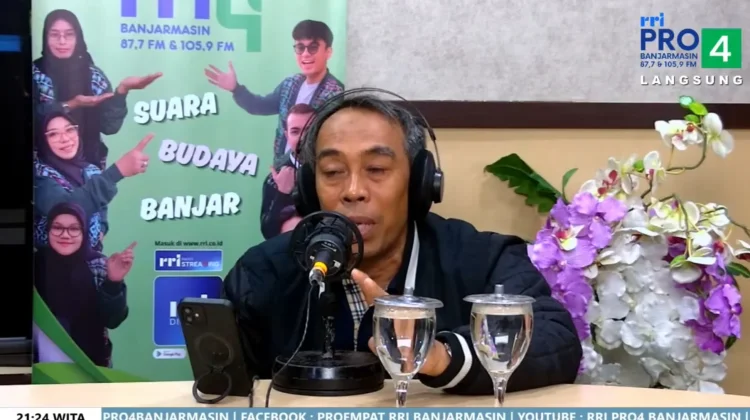 Ungkapan Banjar "Nang gatal dagu, nang digaru siku"