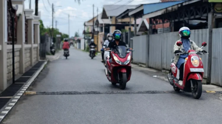 Polisi Tidur Penjaga Senyap Keselamatan di Jalan Lingkungan