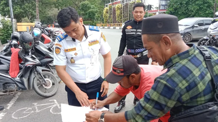 Pasca Laporan Parkir Rp10 ribu di Pasar Wadai, Lahan Disegel, Jukir Dipecat!