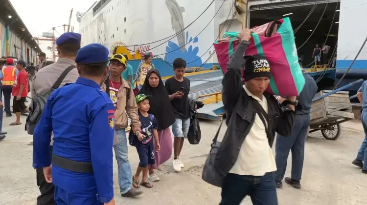 Puncak Arus Mudik Kapal Laut Banjarmasin–Surabaya Diprediksi 14–18 Maret 2026