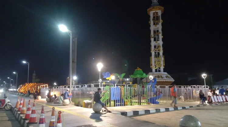 Pemkab Banjar Lakukan Pemeriksaan Lampu Taman Roboh di RTH CBS