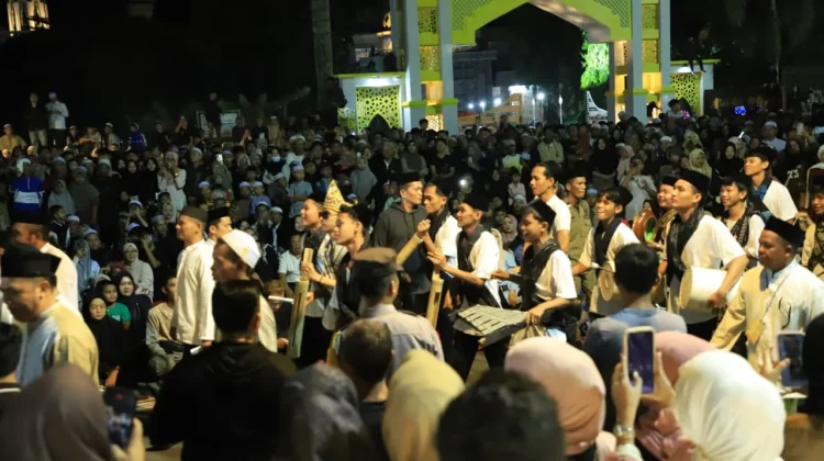 Lomba Bagarakan Sahur di Amuntai Meriah