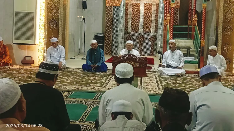 Guru Busu Ajak Jamaah Tinggalkan Maksiat