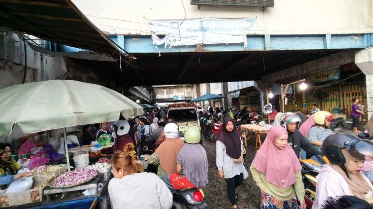 H-5 Lebaran, Pasar Sentra Antasari Mulai Diserbu Pembeli