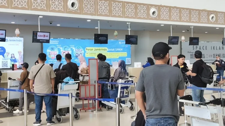 Pemudik Mulai Padati Bandara Syamsudin Noor, Extra Flight Ditambah
