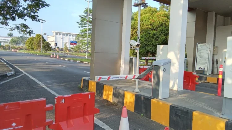 Tingkatkan Keamanan, Bandara Syamsudin Noor Optimalkan Sistem Parkir Otomatis