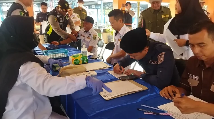 BNNK Tabalong Deteksi Dini Narkoba Driver Mudik Gratis