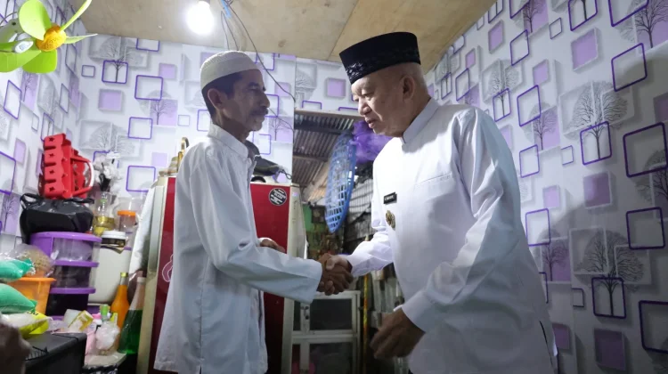 Sentuhan Ramadan, Gubernur Muhidin Kunjungi Rumah Sederhana Habib Hud