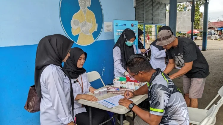 Sopir Angkutan Umum di Kandangan Jalani Tes Urine Jelang Mudik