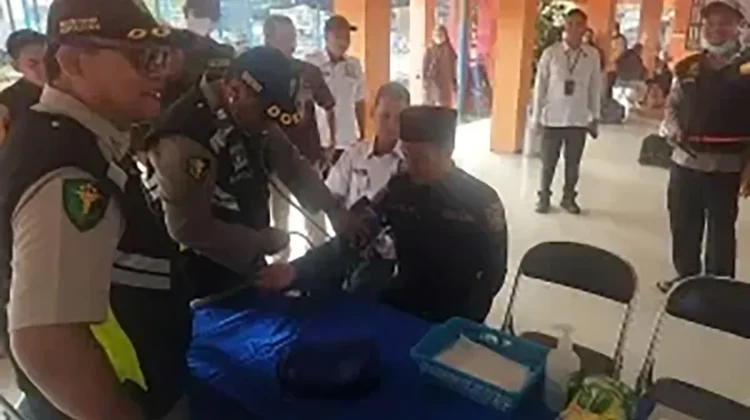 BNNK Tabalong Tes Urine Sopir Program Mudik Gratis SMART
