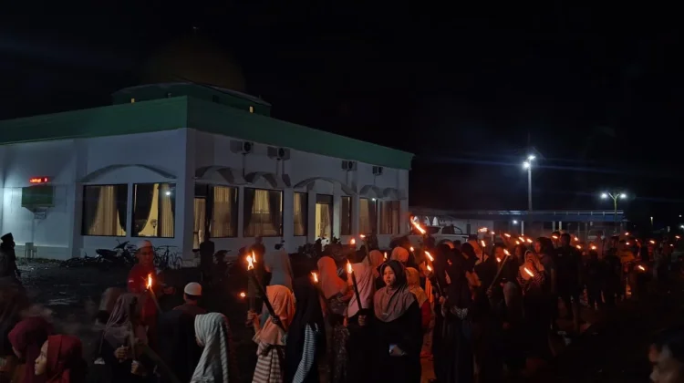 Takbir Keliling Warnai Malam Idulfitri di Desa Karang Bunga Batola