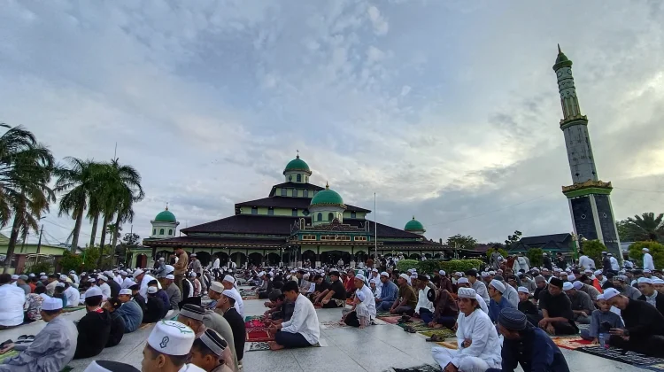 Ribuan Jemaah Salat Idulfitri Padati Masjid Jami Banjarmasin