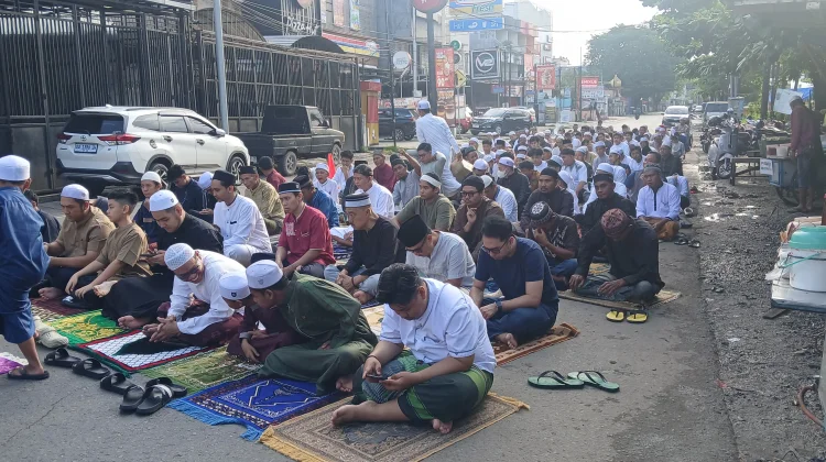 Ratusan Jemaah Padati Masjid Mesjid Al Khair Banjarmasin