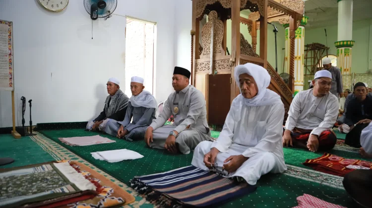 Suasana Khidmat Warnai Salat Idulfitri di Tatah Mesjid