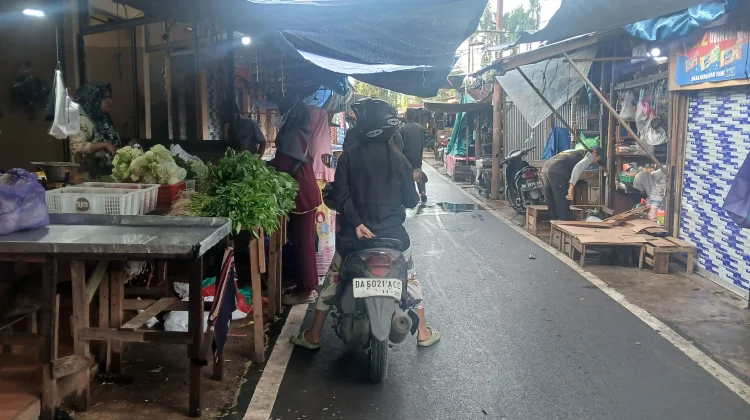 Pasar Sederhana Mulai Normal   di Hari Ketiga  Lebaran