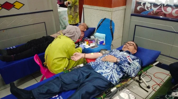 Donor Darah Warnai HUT Ke-62 Bank Kalsel