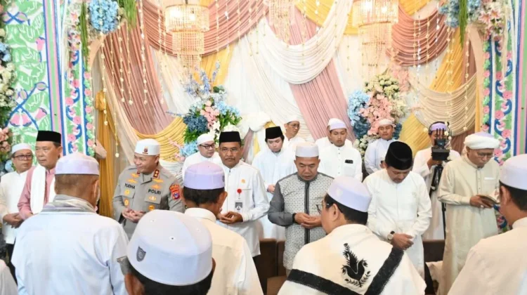 Supian HK Hadiri Haul Datu Kelampayan Ke-220