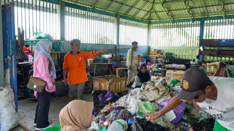 Sidak ke TPS3R, Ketua TP PKK Banjarmasin Temukan Fakta Mengejutkan