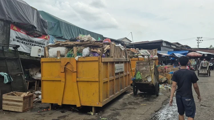 Perumda Pasar Targetkan Pengelolaan Sampah Mandiri di Pasar Sentra Antasari