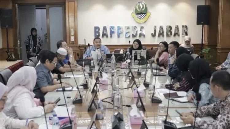 Pansus II DPRD Kalsel Perkuat Substansi Raperda TJSLP