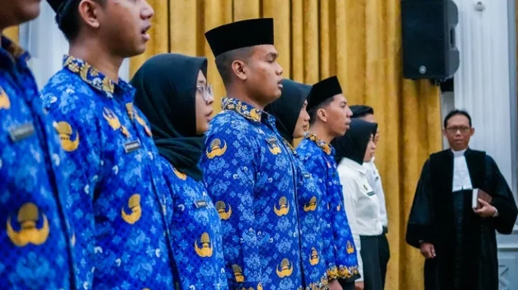 32 ASN Resmi Mengabdi, Sirajoni Inginkan Kontribusi Etos Kerja yang Positif