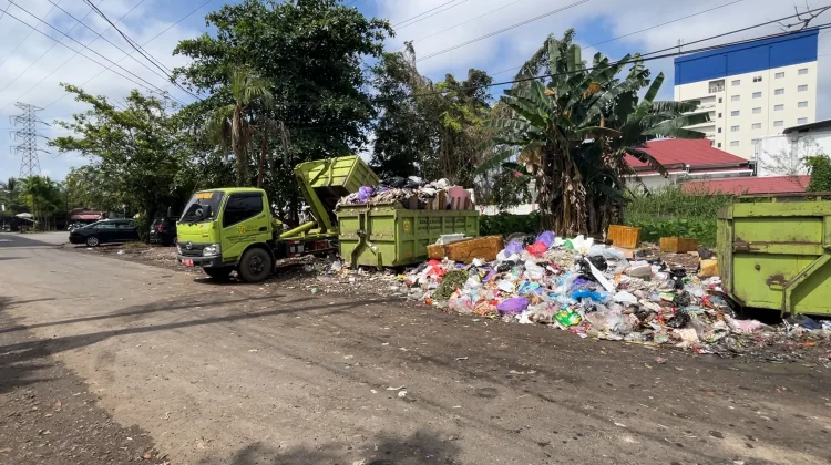 Mengganggu Aktivitas Pendidikan, TPS di Depan SLBN 2 Banjarmasin Dikeluhkan