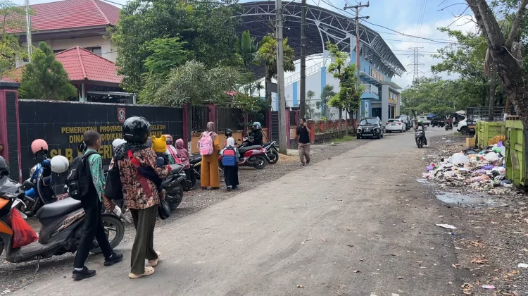 TPS di Depan SLB Ganggu Proses Belajar Mengajar