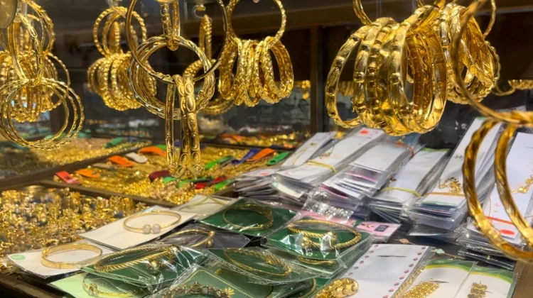 Harga Emas Perhiasan 99 Hari Ini Naik, Penjualan Terus Meningkat