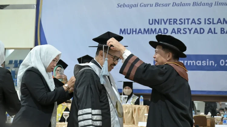 Rektor UNUKASE Hadiri Pengukuhan Guru Besar UNISKA MAB