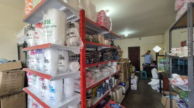 Dampak Konflik Global, Harga Plastik di Banjarmasin Melambung Tinggi