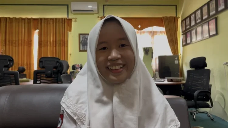 Lolos Tembus UI, Raut Bahagia Syvia Diterima di Kampus Impian